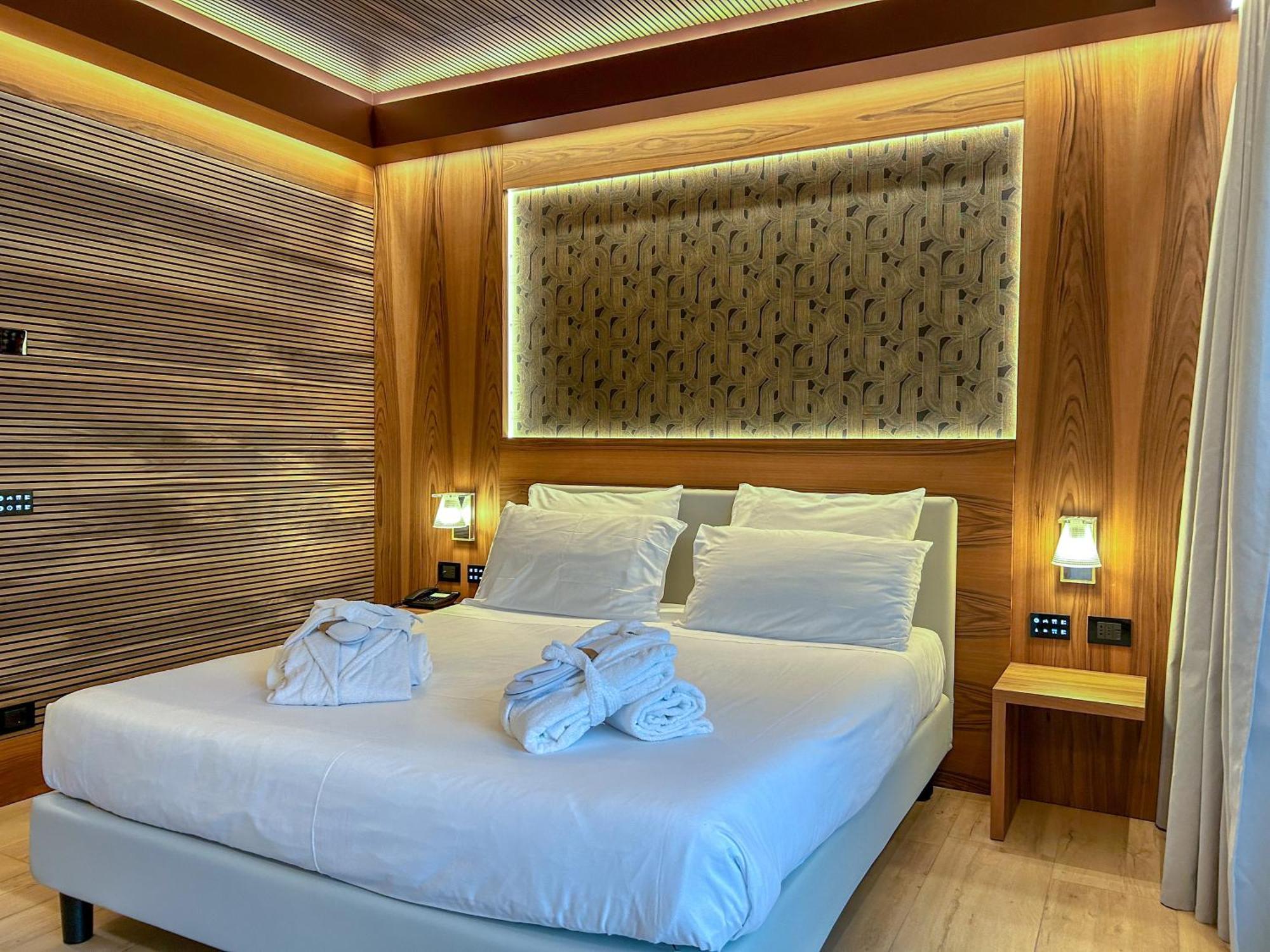 Alevic Hotel Сирмионе Экстерьер фото