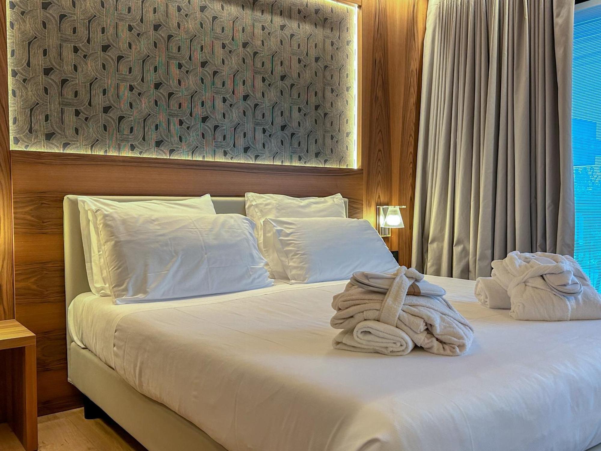 Alevic Hotel Сирмионе Экстерьер фото