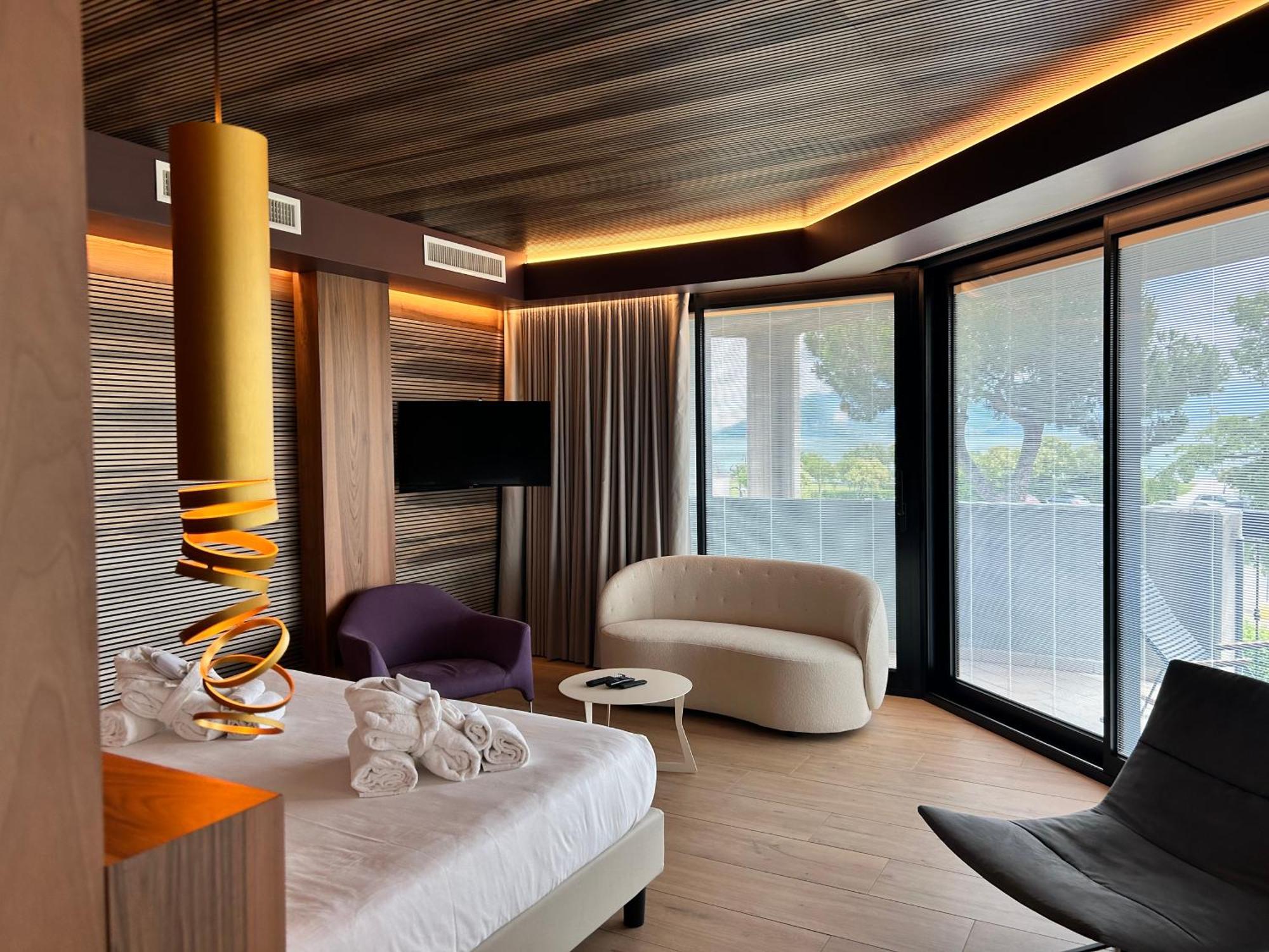 Alevic Hotel Сирмионе Экстерьер фото
